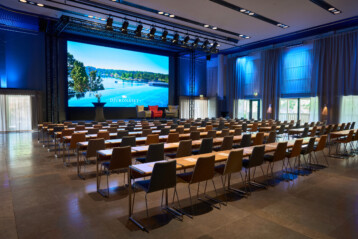 kongressalen med biosittning. Konferensloka på Djurnäset spaanläggning och hotell. konferenslokal på Djurö näset. Stora kongressen. kongressal i stockholm. Skärgården i Stockholm.
