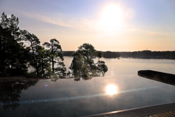 infinitypool utan folk i. Lugnt och skönt med avslappnande naturupplevelser.
